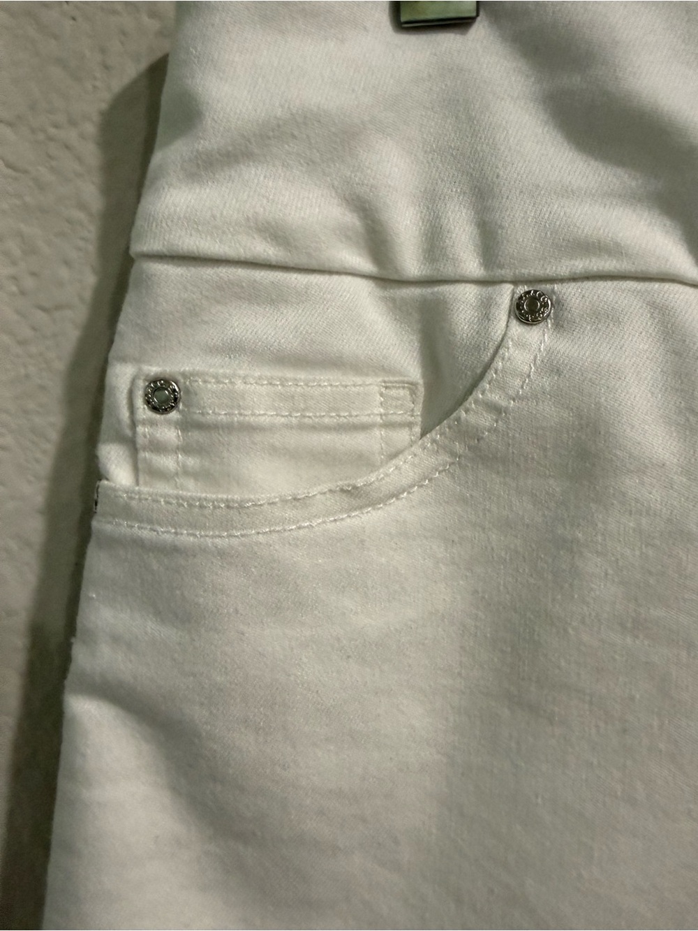 White Mini Skirt - Classic Pull-On Style - size L - Picture 3 of 11